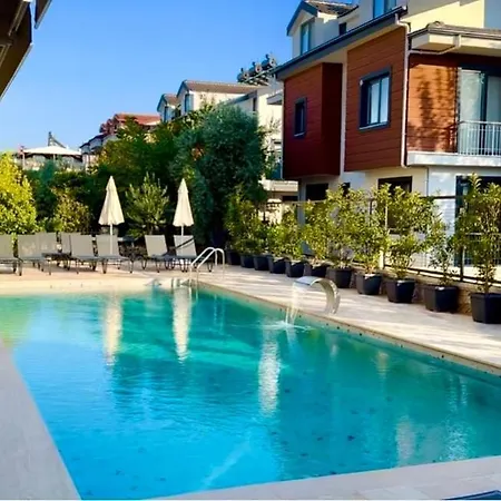 Lilyum 2 Bedrooms Φετιγιέ